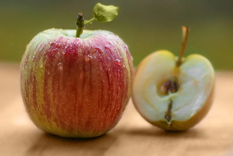 one whole apple and one cut in half
