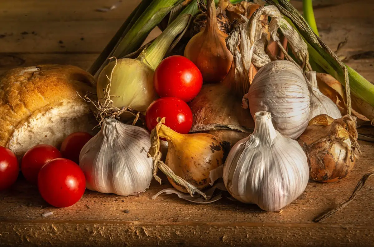 How Much Garlic Per Day to Lower Blood Pressure? (Cloves, Dosage & Timing)