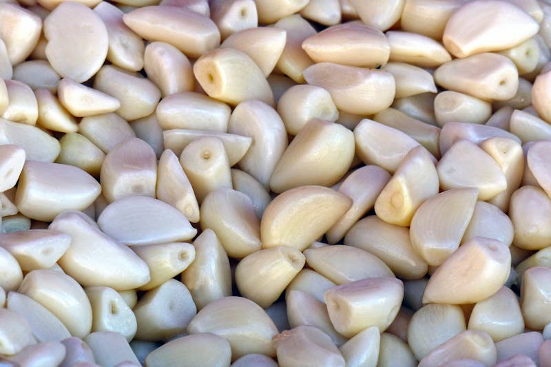 peeled garlic cloves