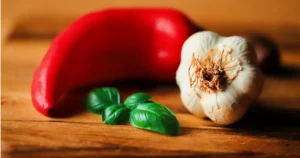 Read more about the article Who Should Not Eat Garlic? – 9 People Who Need to Avoid It