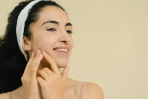 Read more about the article How to Use Garlic for Acne Overnight: Does It Really Work?
