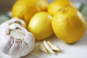 Read more about the article Does Garlic Increase Estrogen Levels? Benefits, Risks, and What Science Says