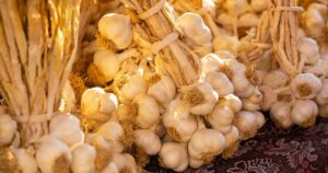 Read more about the article Does Garlic Help with Allergies? Benefits, Risks, and What to Know