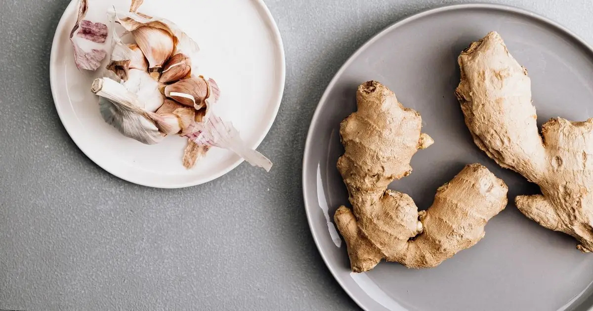 Garlic and Ginger: 10 Benefits, Nutrition, Uses, and What Research Shows