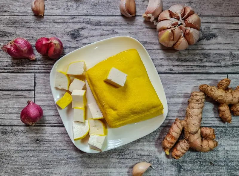 ginger with garlic with cheese and onion